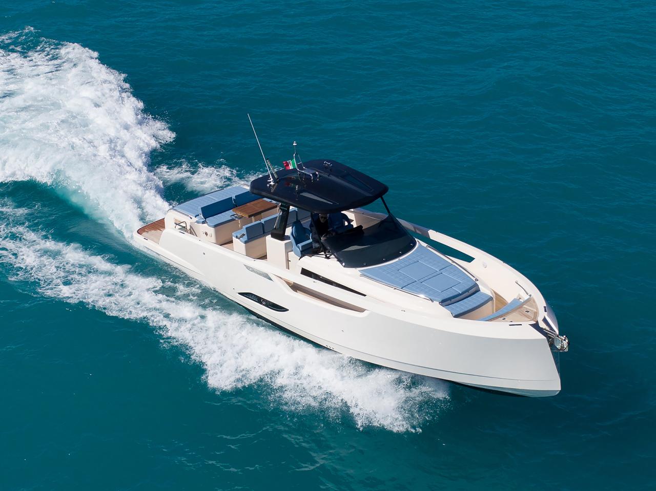 1280_iy46N_400_wa_cayman_yachts
